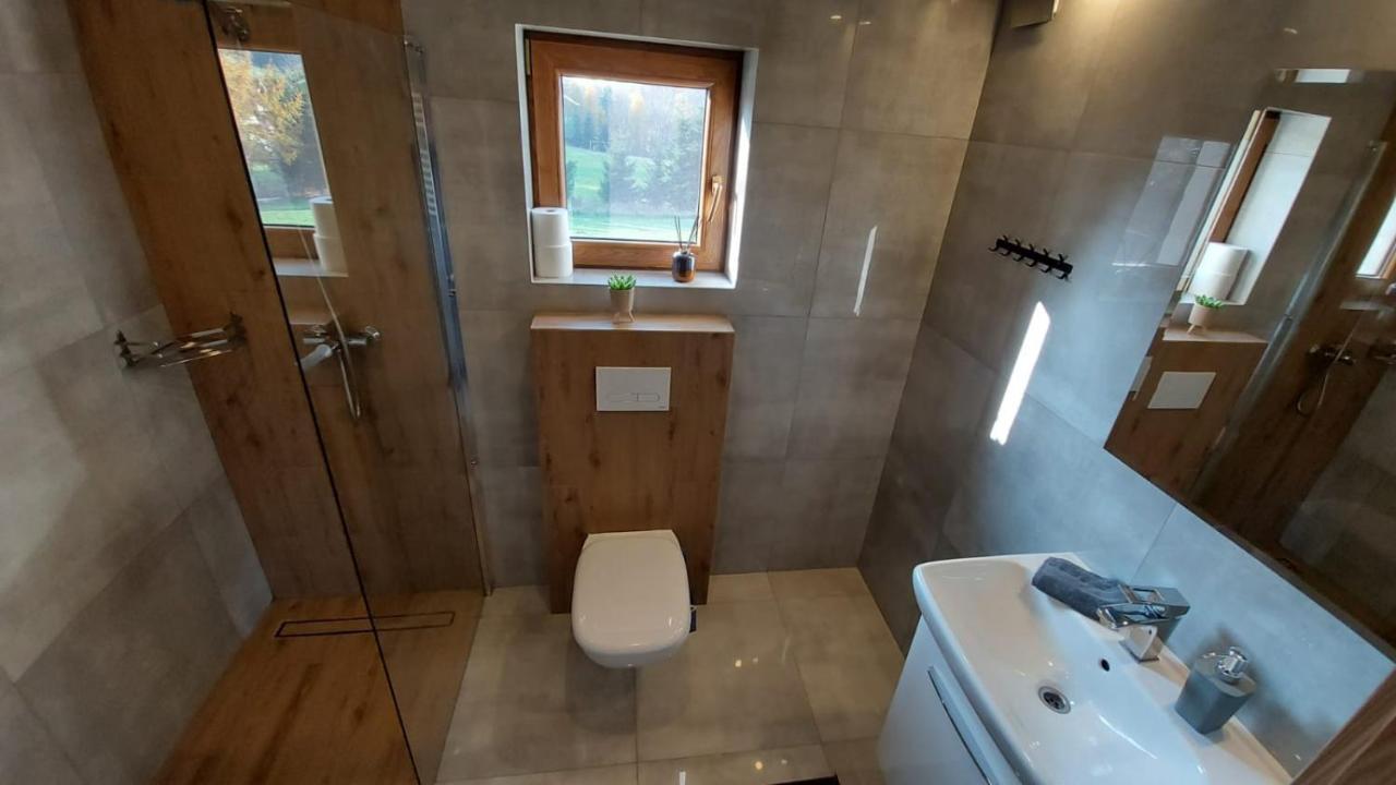 Domek Z Kominkiem Nad Jeziorem Z Jacuzzi Ogrodowym Sumowo  エクステリア 写真