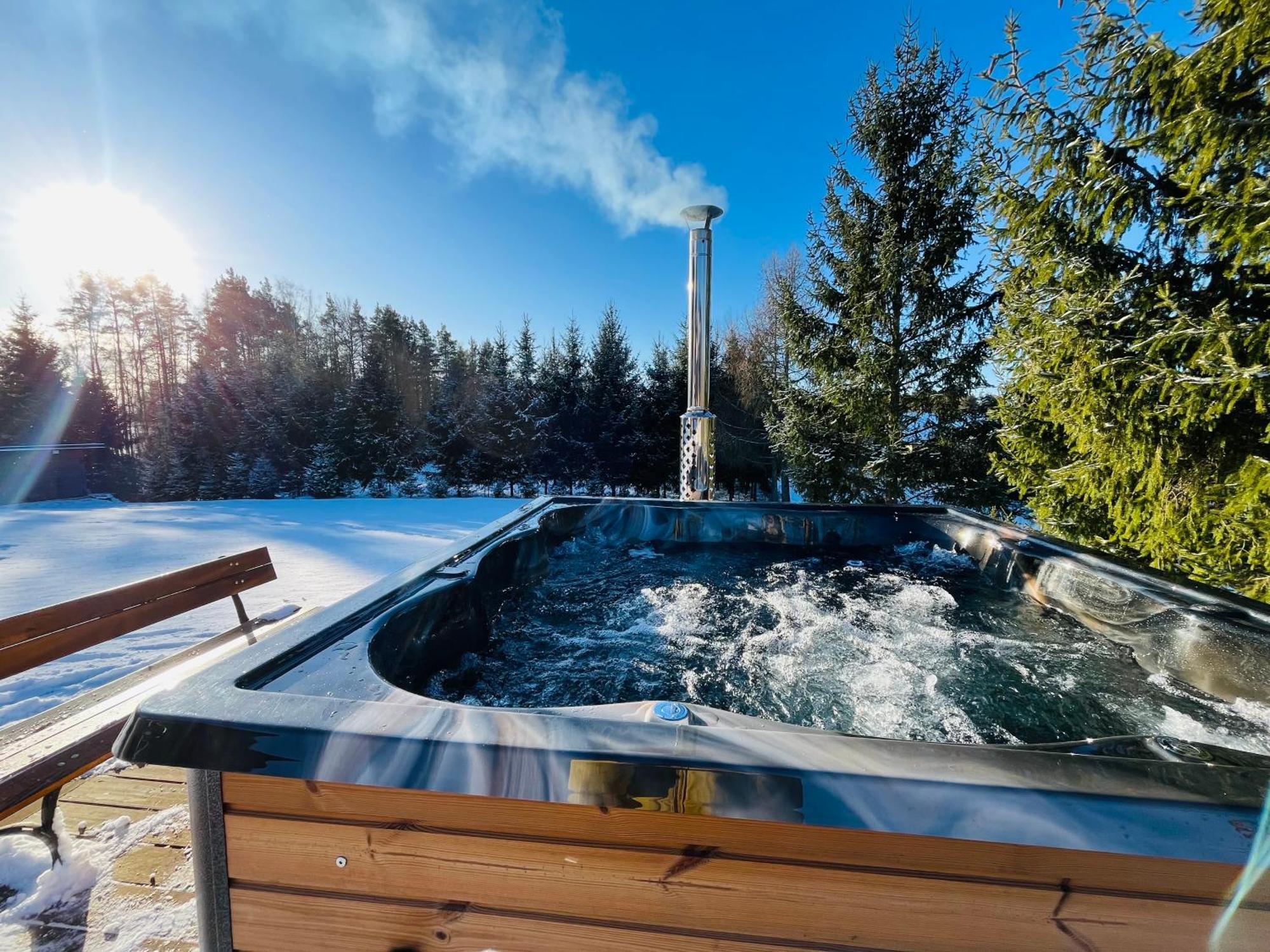 Domek Z Kominkiem Nad Jeziorem Z Jacuzzi Ogrodowym Sumowo  エクステリア 写真
